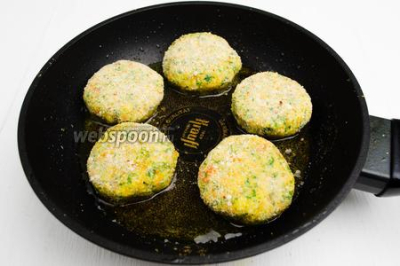 Пшённые котлеты с морковью и шпинатом